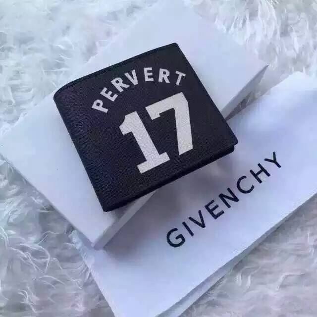 個性的なデザ 人気ブランドGivenchy 実物の写真 N品スーパーコピー代引き対応国内発送後払い安全必ず届く優良サイト